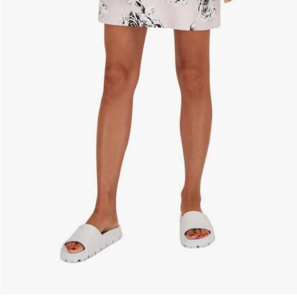 Authentic PRADA Bianco Rubber Pool Slide - Picture 2 of 9